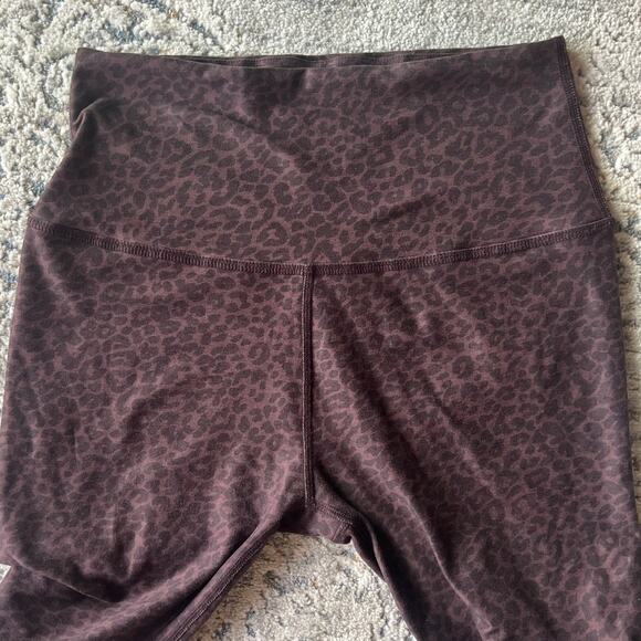 Beyond Yoga SoftMark Leopard Print High-Waisted Midi Leggings Large - Picture 5 of 12